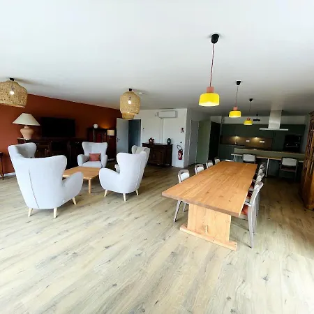 Dans Avec Salon Et Cuisine Partages - 404 *