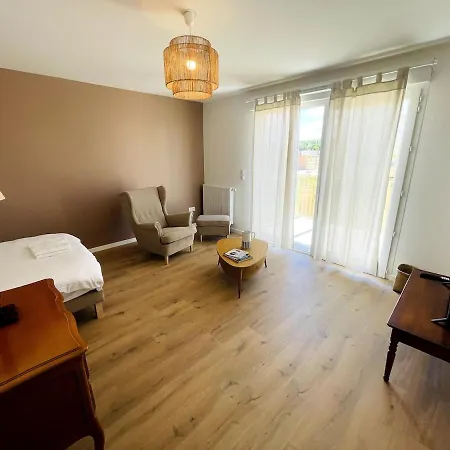 Dans Avec Salon Et Cuisine Partages - 404 דירה Epron