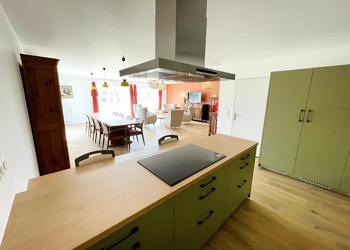 Daire Dans Avec Salon Et Cuisine Partages - 404 *