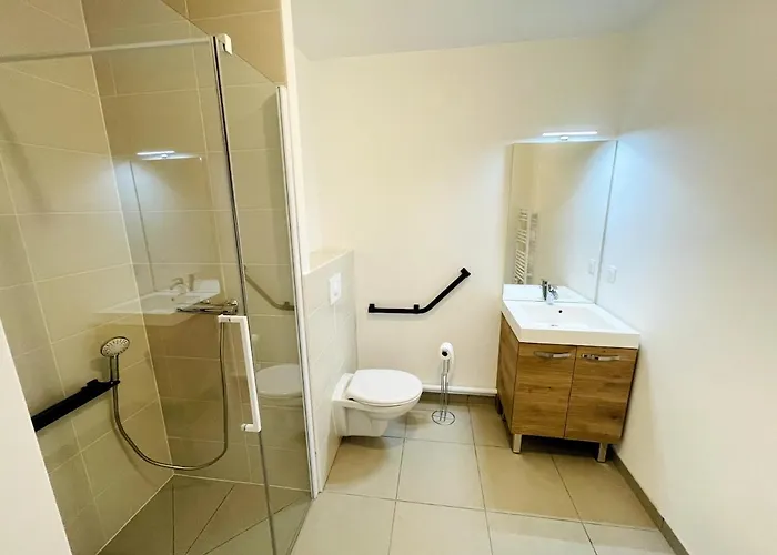 Dans Avec Salon Et Cuisine Partages - 404 Daire *